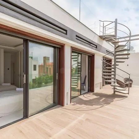 Exquisita Casa Renovada De 5 Con Piscina Climatizada * Marbella